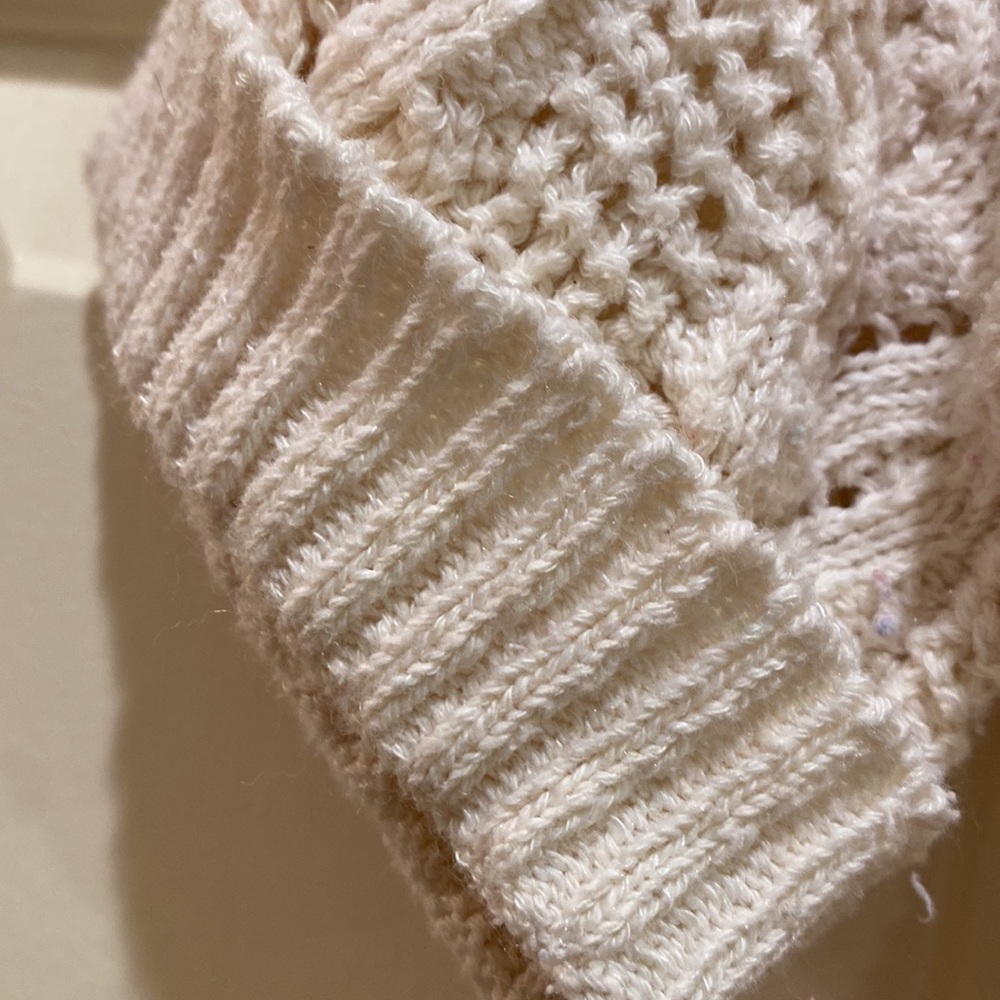 V-Neck Ivory knit sweater w/out tags S/M - Picture 3 of 5